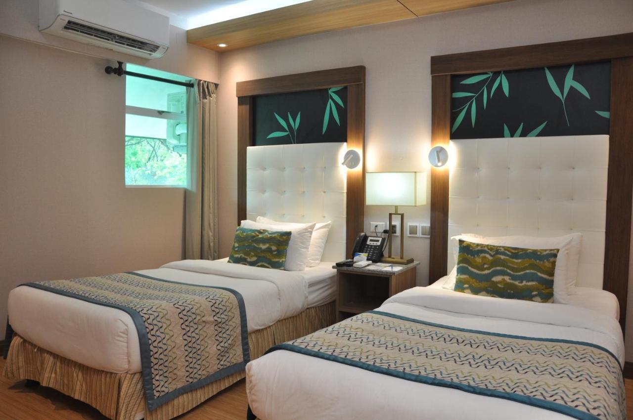 Acuatico Beach Resort & Hotel Inc. San Juan  Bagian luar foto