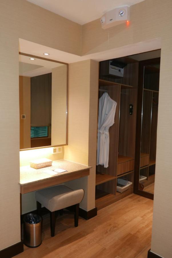 Acuatico Beach Resort & Hotel Inc. San Juan  Bagian luar foto