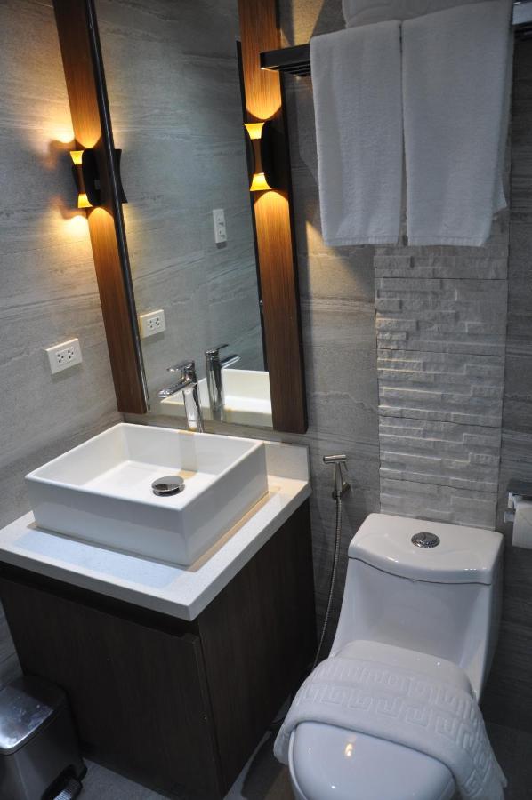 Acuatico Beach Resort & Hotel Inc. San Juan  Bagian luar foto