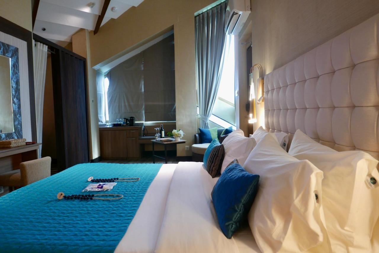 Acuatico Beach Resort & Hotel Inc. San Juan  Bagian luar foto