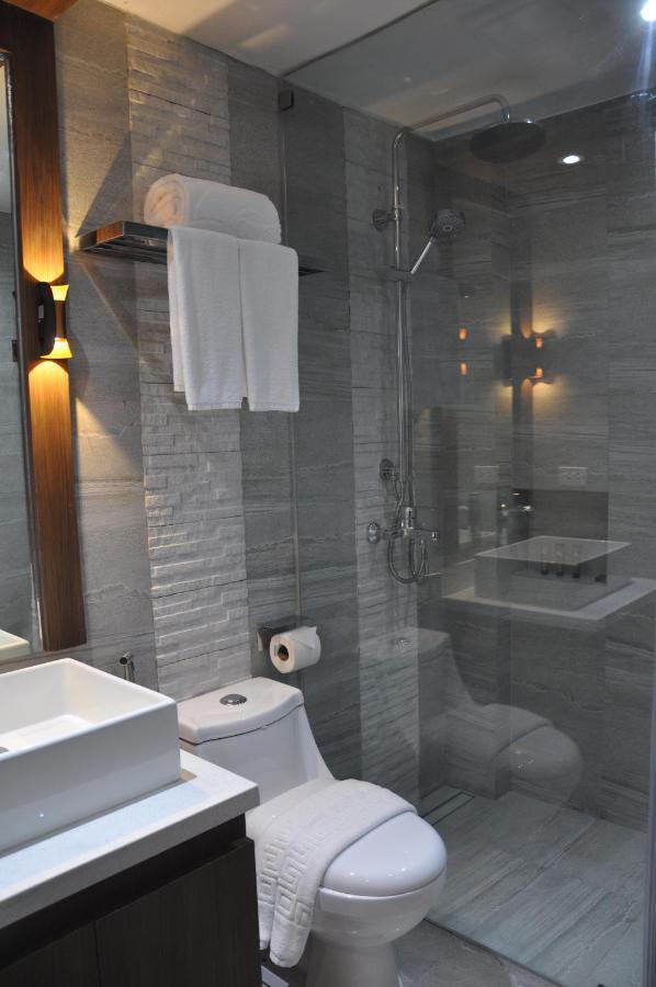 Acuatico Beach Resort & Hotel Inc. San Juan  Bagian luar foto
