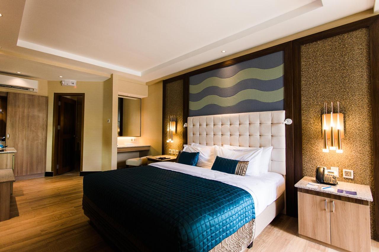 Acuatico Beach Resort & Hotel Inc. San Juan  Bagian luar foto